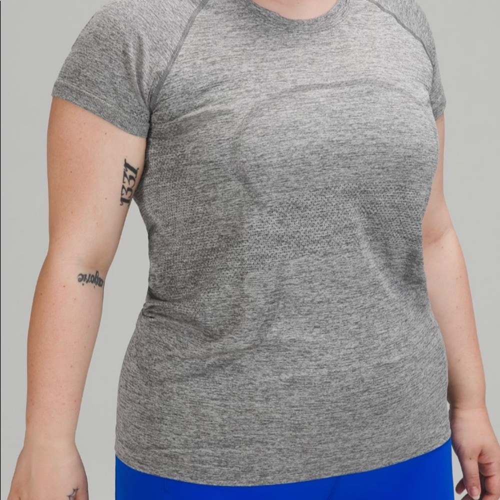 Lululemon swiftly top